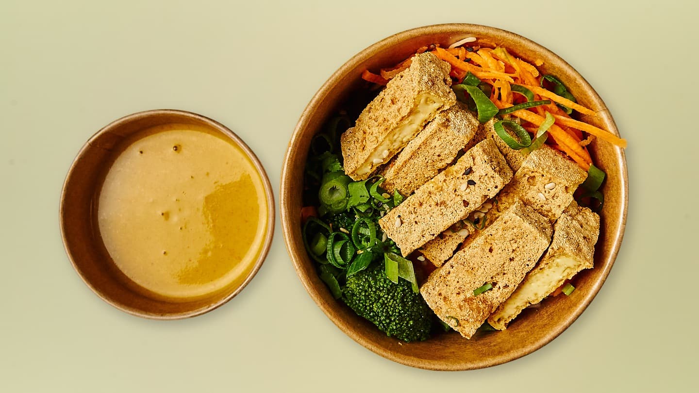 Gebackener Tofu mit Mangosauce, Gemüse und Jasminreis