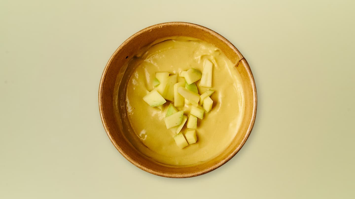 Mango-Minze-Creme mit Chia-Samen im Glas